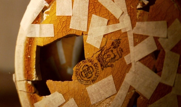 Обувь, сливочник, флакон: как идет реставрация уникальных находок из Спасской церкви Тюмени