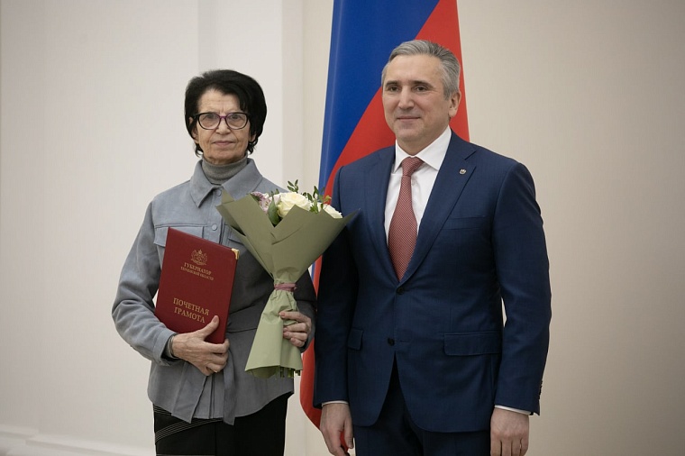 Губернатор Тюменской области наградил представителей регионального ветеранского движения