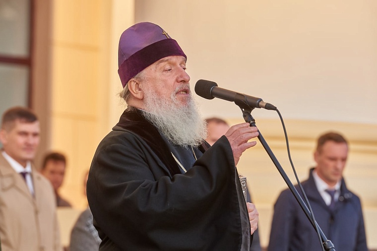 Митрополит Тобольский и Тюменский Димитрий: Берегите себя, и тогда вы сбережете наше Отечество и свой народ