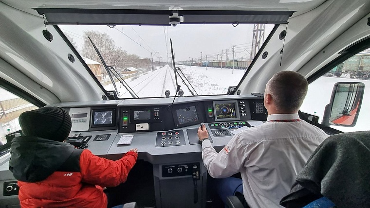 Владимир Якушев осуществил новогодние мечты юных тюменцев и екатеринбуржцев