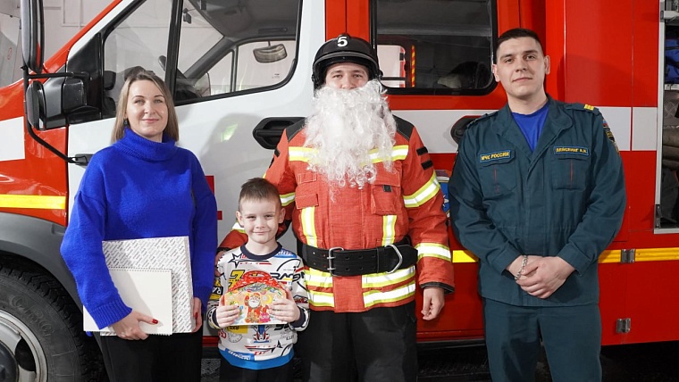 Владимир Якушев осуществил новогодние мечты юных тюменцев и екатеринбуржцев