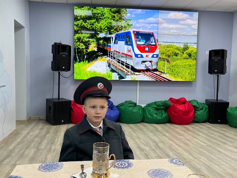 Владимир Якушев осуществил новогодние мечты юных тюменцев и екатеринбуржцев