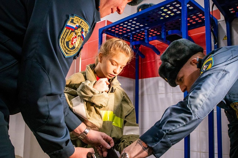 Владимир Якушев осуществил новогодние мечты юных тюменцев и екатеринбуржцев