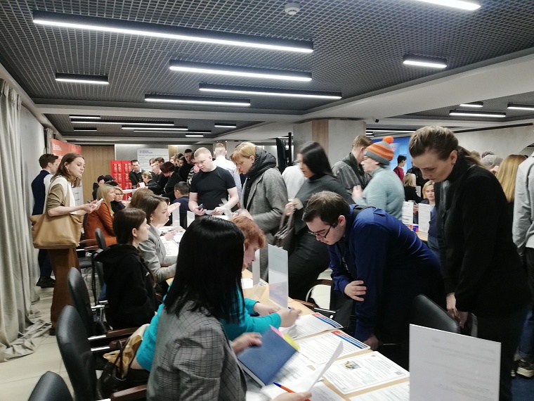 Ведущие работодатели Тюменской области представят соискателям более 1500 вакансий