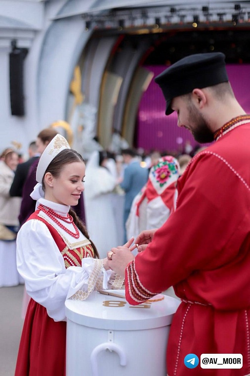 Пара из Ишима поженилась на Всероссийском свадебном фестивале