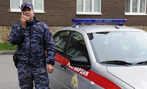 Тюменцам рекомендуют установить на телефон "мобильный телохранитель"