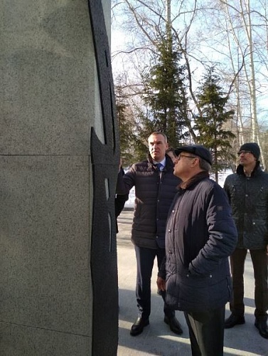 Тюменцы поделились опытом благоустройства сквера Якова Неумоева