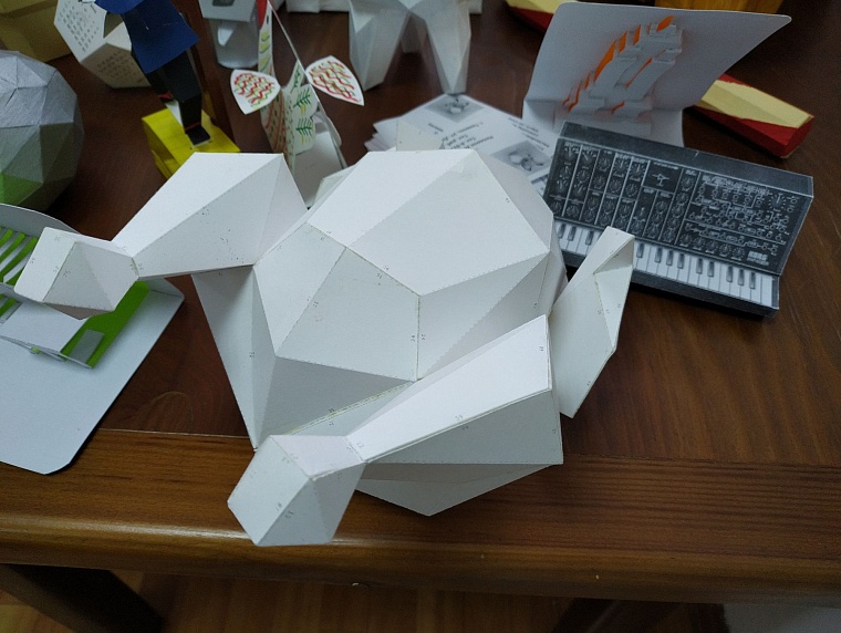 Тюменский велобайкер обучает детей конструированию