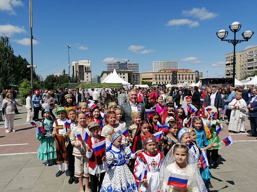 Александр Моор побывал на фестивале "Мост дружбы"