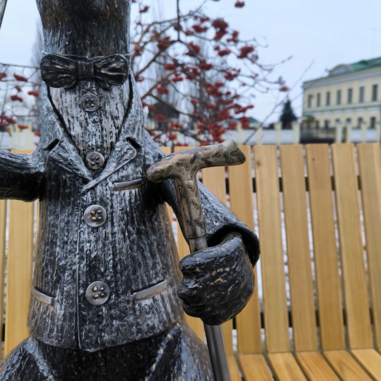 В Тюмени у резиденции губернатора поселился соболь