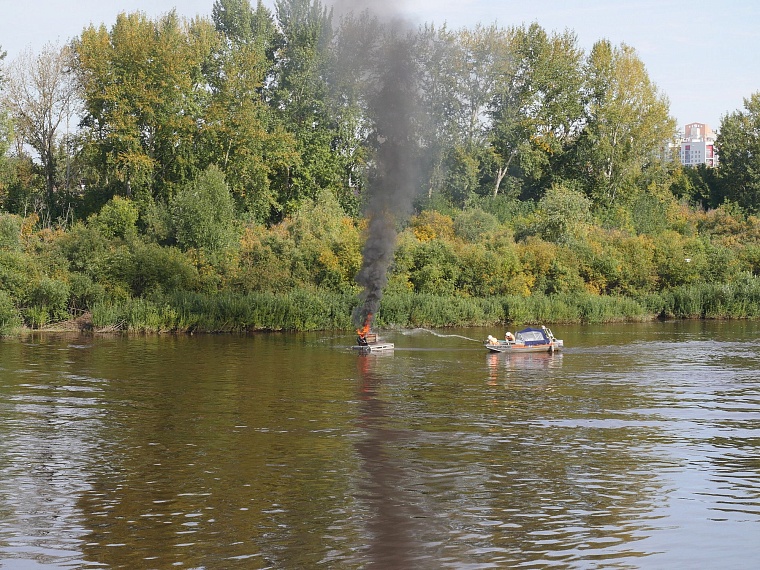 На набережной демонстрируют суперприборы силовиков