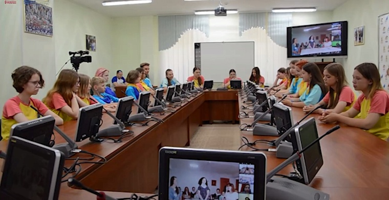 Детей из Тюмени и Краснодона связал телемост