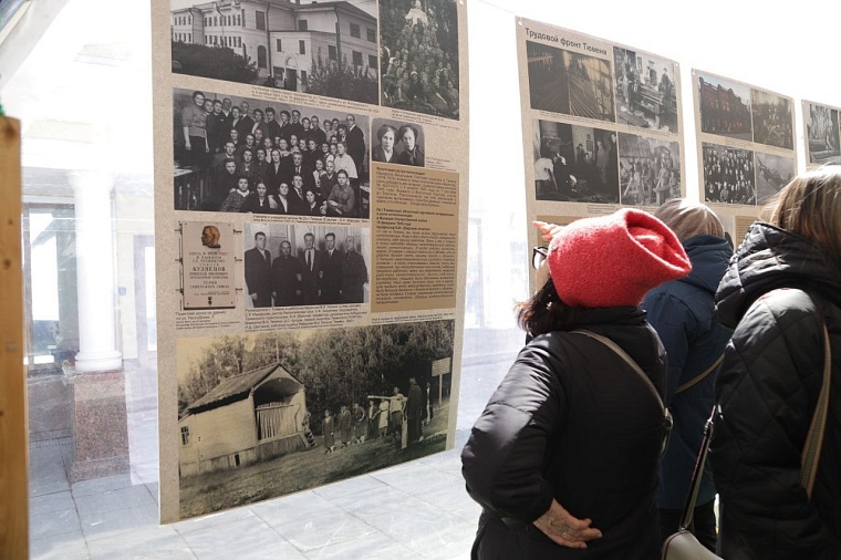 На площади 400-летия Тюмени весь день работает арт-пространство "Время Побед!"