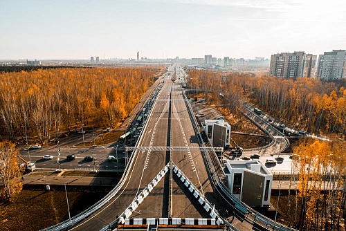 Александр Моор поздравил работников и ветеранов дорожного хозяйства с профессиональным праздником