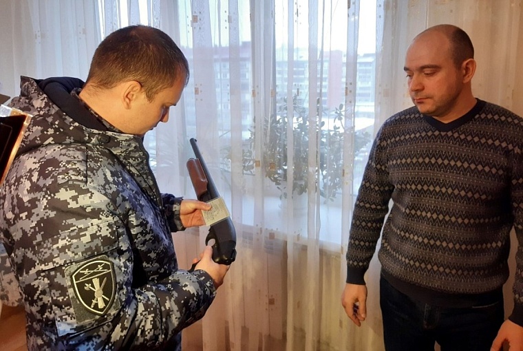 В Тюмени росгвардейцы изъяли 77 огнестрелов