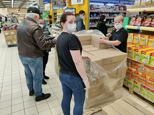 Сладкий плен. В тюменские магазины начал возвращаться сахар