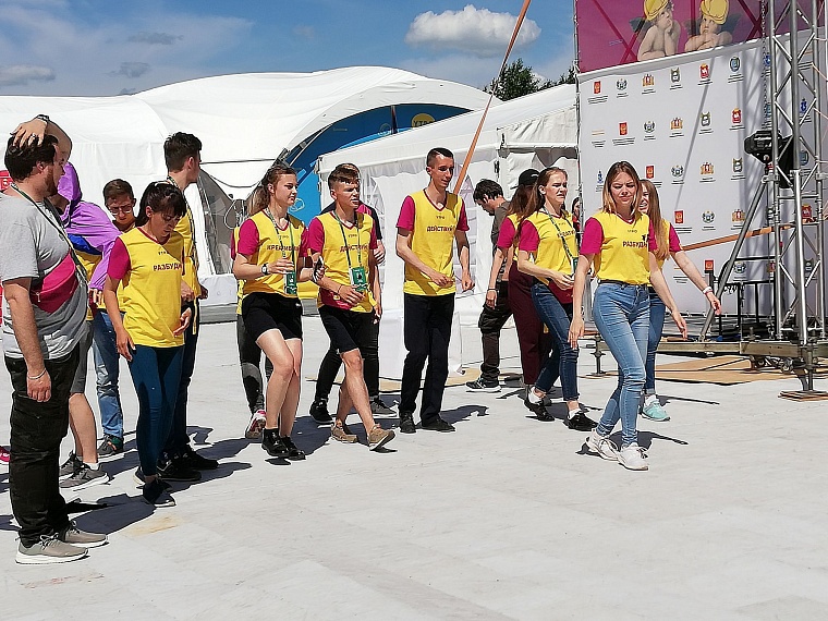 «Чтобы идеи стали проектами»: в Тюмени торжественно открылся форум «Утро»