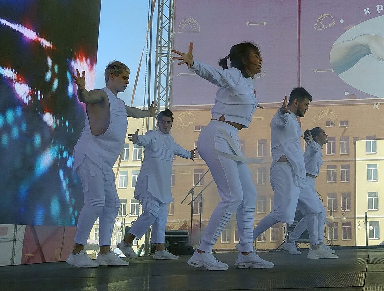 «Чтобы идеи стали проектами»: в Тюмени торжественно открылся форум «Утро»