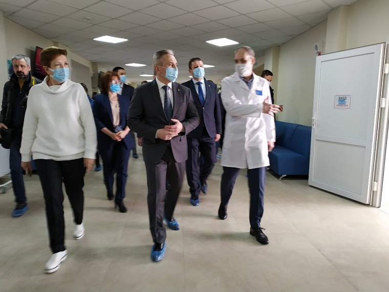 Александр Моор: поликлинику в Каскаре построят до конца 2022 года