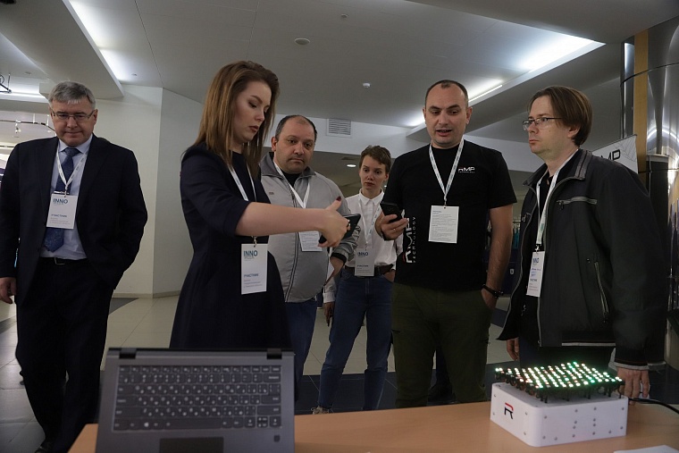 INNOWEEK: магазин без кассира, бионический протез и платформа для нефтесервиса