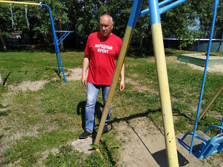 Убиться можно. Почти половина проверенных в Тюмени детских площадок травмоопасны