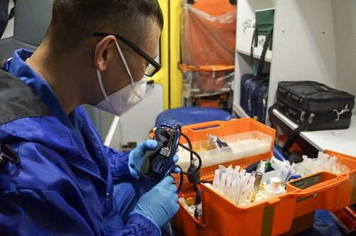 Тюменская дачница выпила яду от муравьев вместо минеральной воды