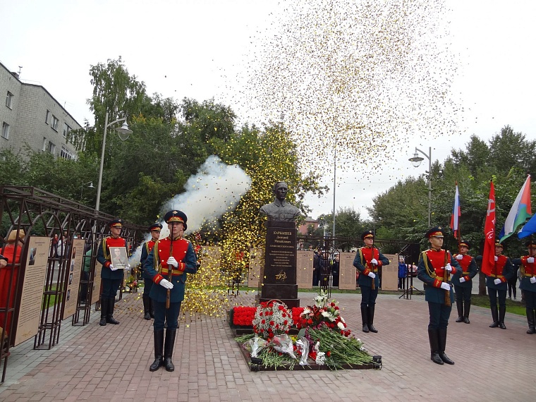 В Тюмени открыли памятник Герою Советского Союза Дмитрию Карбышеву