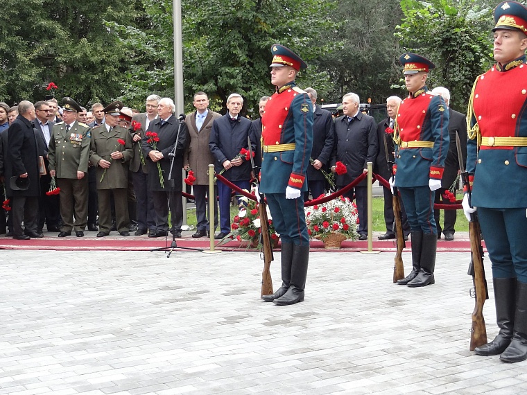 В Тюмени открыли памятник Герою Советского Союза Дмитрию Карбышеву