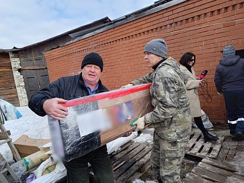 Тюменским бойцам на СВО отправили детали для сборки нового робота-сапера