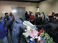 Похороны Насти Муравьевой. Восьмилетнюю девочку похоронили на кладбище 