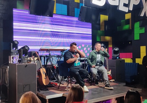 Сергей Жуков: «Тюменская водка стояла у нас в серванте». Певец провел в Тюмени два концерта и пресс-конференцию