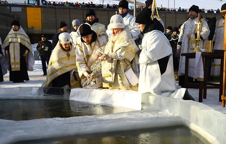 Испытано на себе: как окунаться в крещенскую купель