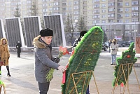 Александр Моор возложил цветы к мемориальным комплексам защитникам Отечества