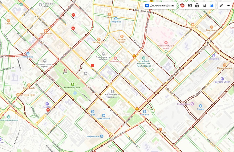 Тюмень накрыло потоками воды. Как город пережил мощный ливень