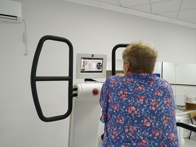 В тюменском "Градостроителе" пациентов ставят на ноги с помощью антигравитации