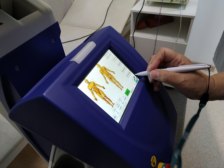 В тюменском "Градостроителе" пациентов ставят на ноги с помощью антигравитации