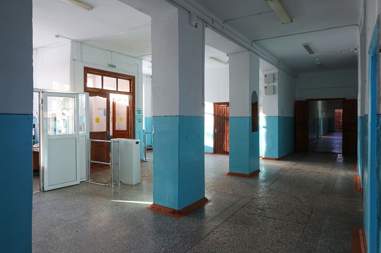 Александр Моор подписал распоряжение о выделении средств на ремонт интерната в Ишиме и школы в Тюмени