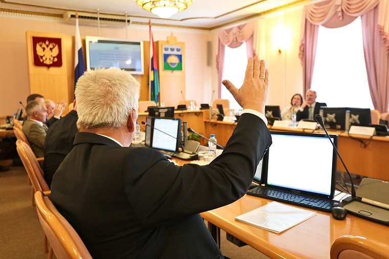 Кто здесь? Тюменская облдума соберется в новом составе