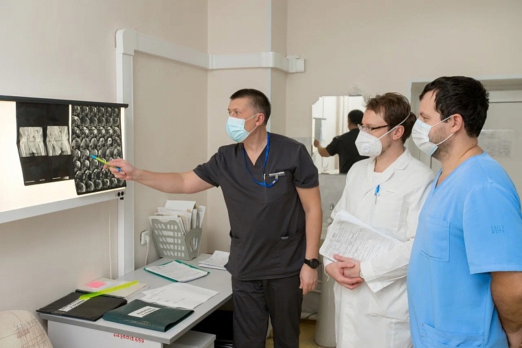 В тюменской ОКБ №2 поставили на поток операции по эндопротезированию суставов