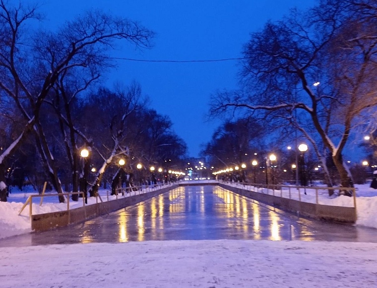 Каток в сквере Комсомольском. Фото: группа ВК 