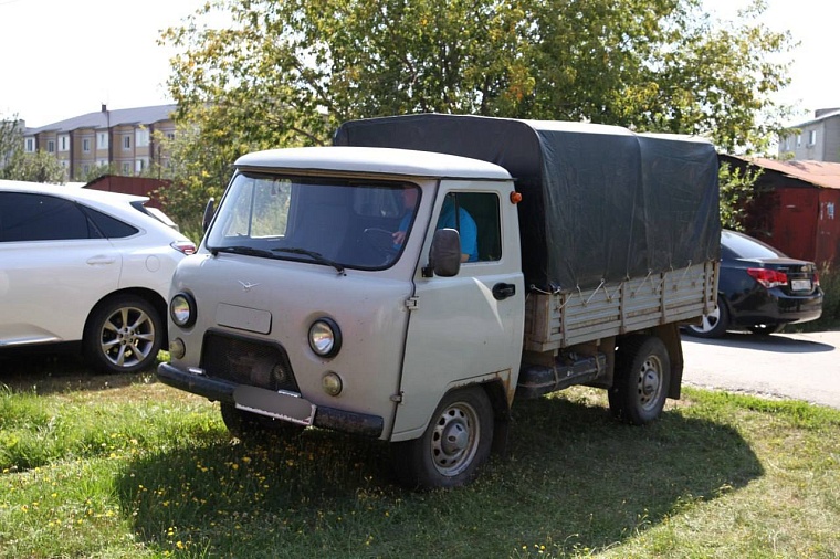 Пенсионер из Заводоуковска отправил на СВО свой УАЗ