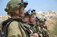 ТНТ представляет первый реалити-сериал про девушек, которые попробовали службу в армии