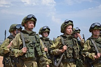 ТНТ представляет первый реалити-сериал про девушек, которые попробовали службу в армии