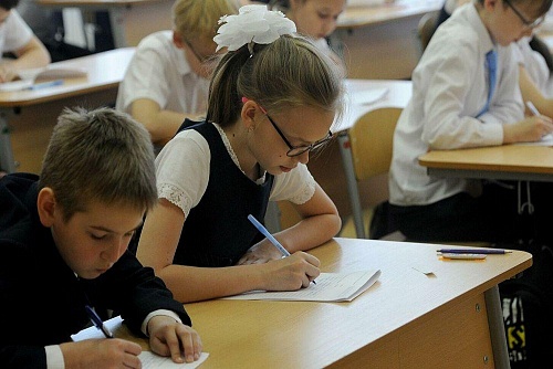 Тюменские школьники пишут всероссийские проверочные работы
