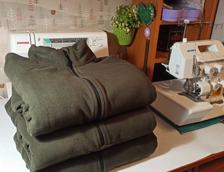 Тюменские швеи отправили казакам на Донбасс 60 комплектов одежды