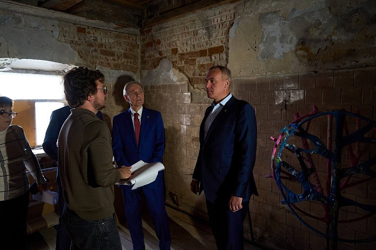 На пешеходной улице Дзержинского в Тюмени распахнет двери "Дом сказки Ершова"