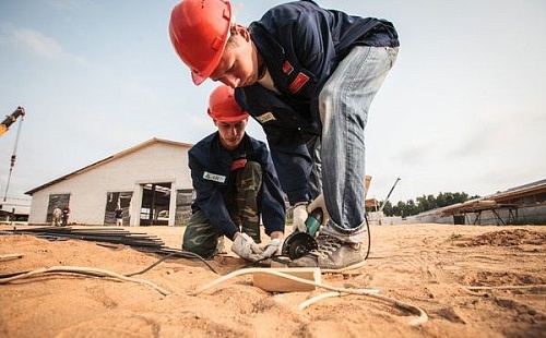 О пользе студенческих отрядов поспорили в облдуме