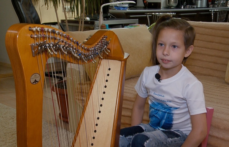 Арфа, гусли, фагот... На каких  редких инструментах можно научиться играть в Тюмени