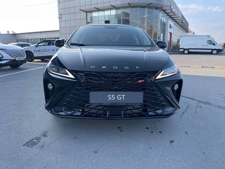 В «Автоград» поступил новый седан OMODA S5 GT