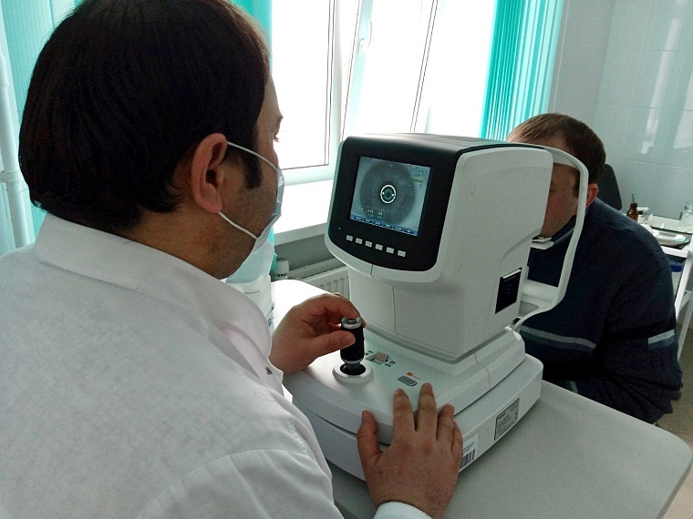 Глаза тысяч жителей Ялуторовска исследовали с помощью нового прибора